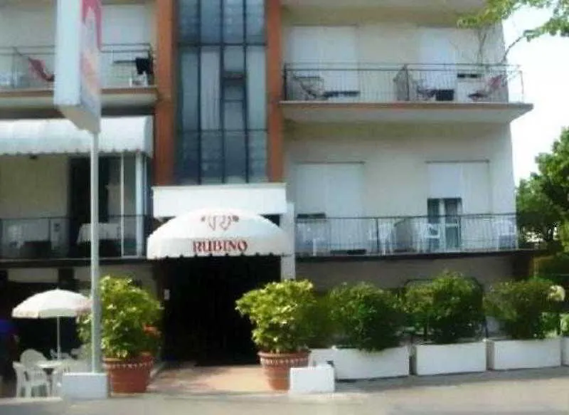 Hotel Rubino Lido di Jesolo 2*,