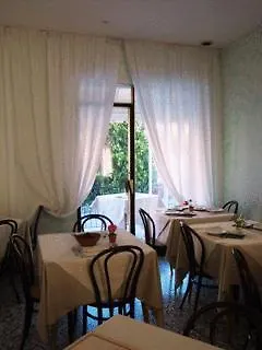 Hotel Rubino Lido di Jesolo 2*,