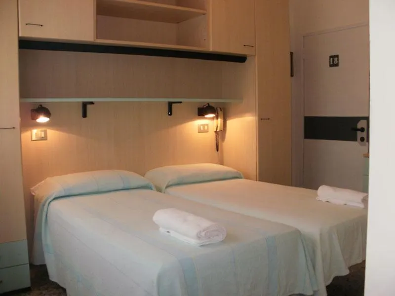 Hotel Rubino Lido di Jesolo 2*,